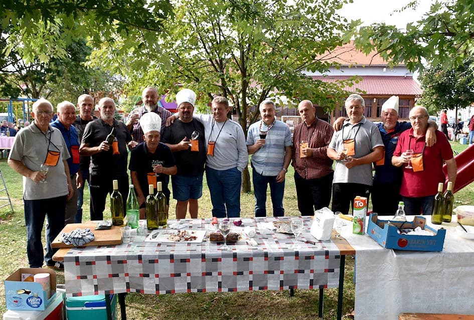 [FOTOGALERIJA] Pudar Petar Marjanović Čajo skuhao najbolji kotlić
