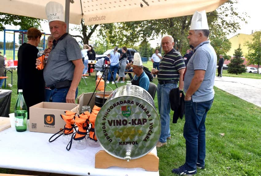 [FOTOGALERIJA] Pudar Petar Marjanović Čajo skuhao najbolji kotlić