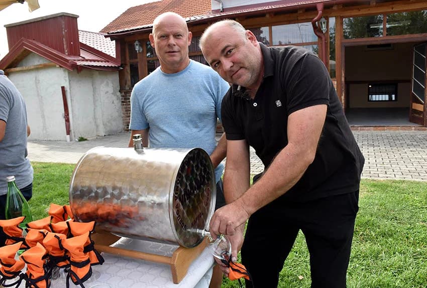 [FOTOGALERIJA] Pudar Petar Marjanović Čajo skuhao najbolji kotlić