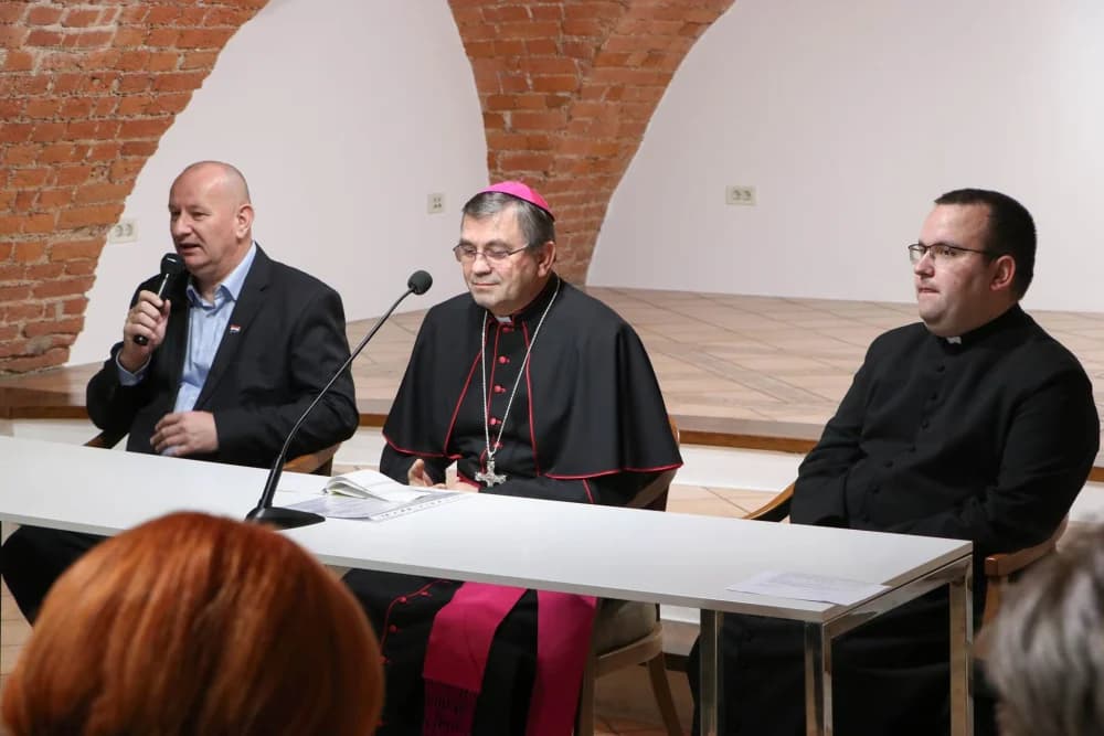 Biskup Ivo primio predstavnike braniteljskih udruga: ʼRadujem se zbog ovoga prvog susreta s vamaʼ