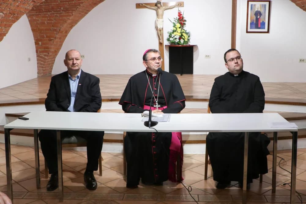 Biskup Ivo primio predstavnike braniteljskih udruga: ʼRadujem se zbog ovoga prvog susreta s vamaʼ