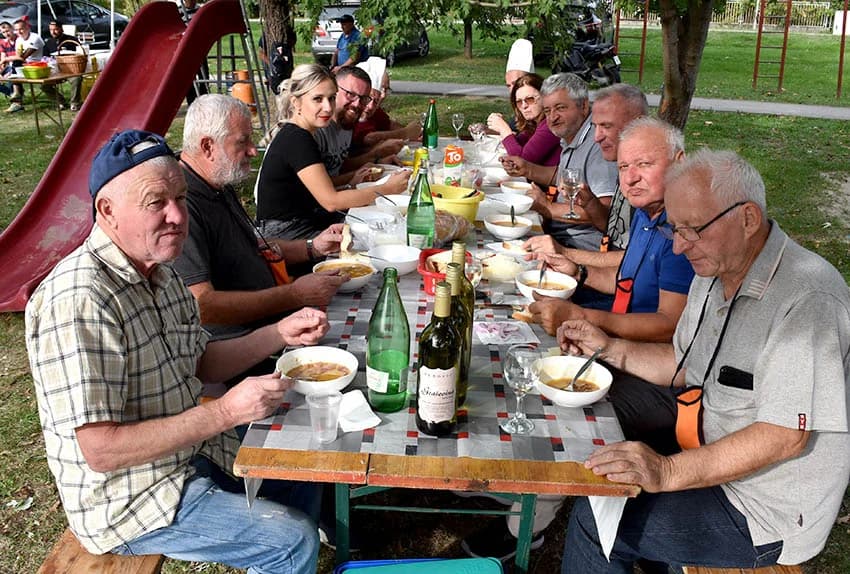 [FOTOGALERIJA] Pudar Petar Marjanović Čajo skuhao najbolji kotlić