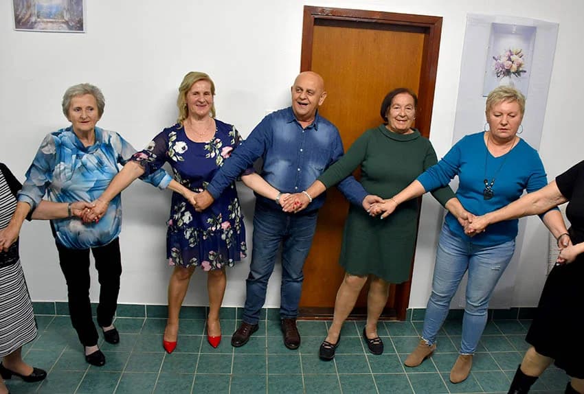 KATARINSKU ZABAVU ODRŽALI VELIČKI UMIROVLJENICI: Prigodno darivane tri Katarine