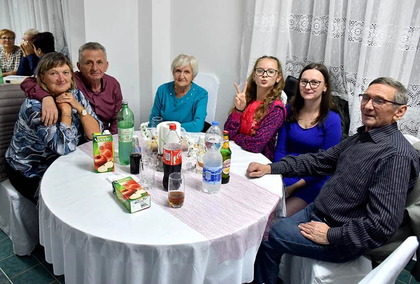 KATARINSKU ZABAVU ODRŽALI VELIČKI UMIROVLJENICI: Prigodno darivane tri Katarine