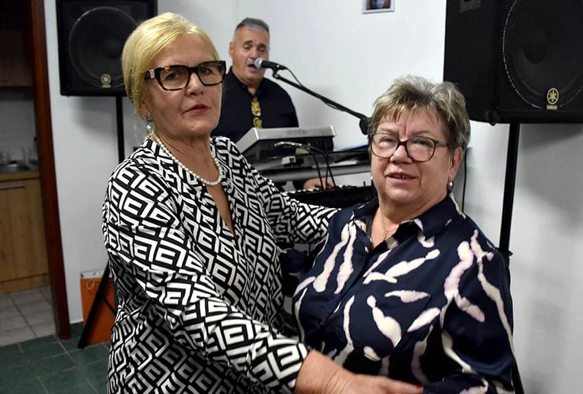 KATARINSKU ZABAVU ODRŽALI VELIČKI UMIROVLJENICI: Prigodno darivane tri Katarine