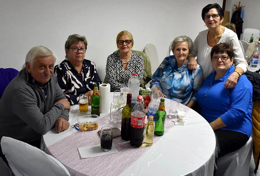 KATARINSKU ZABAVU ODRŽALI VELIČKI UMIROVLJENICI: Prigodno darivane tri Katarine