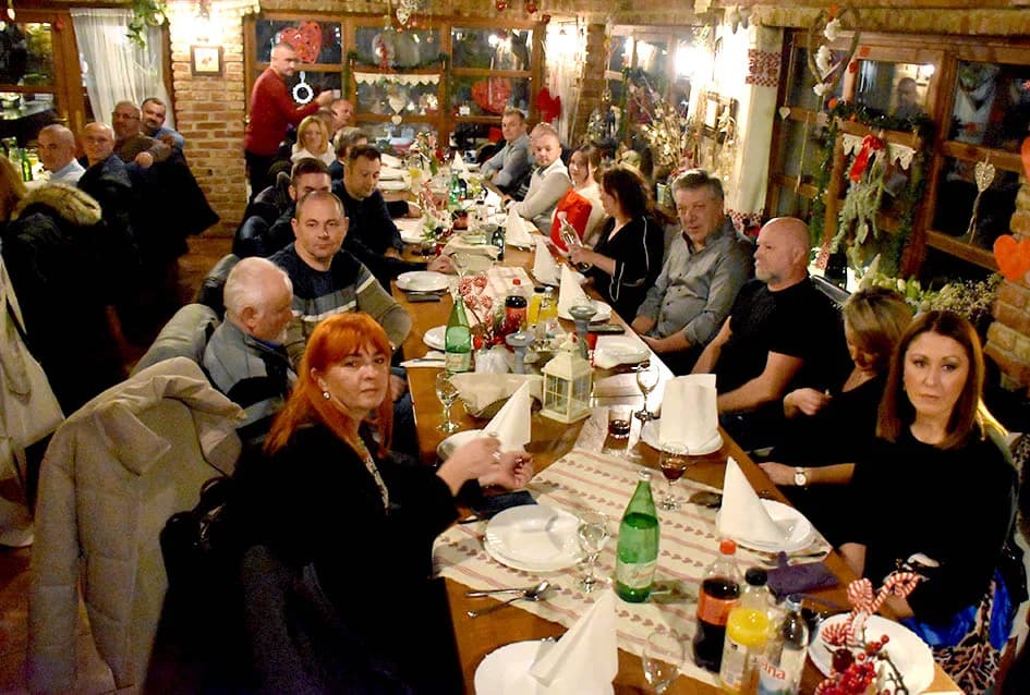 50 GODINA POSTOJANJA OBRTA „ELEKTROMEHANIKA RESANOVIĆ“ IZ POŽEGE Uz jubilej obrta slavili i 20 godina braka