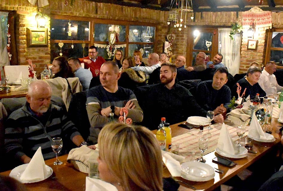 50 GODINA POSTOJANJA OBRTA „ELEKTROMEHANIKA RESANOVIĆ“ IZ POŽEGE Uz jubilej obrta slavili i 20 godina braka