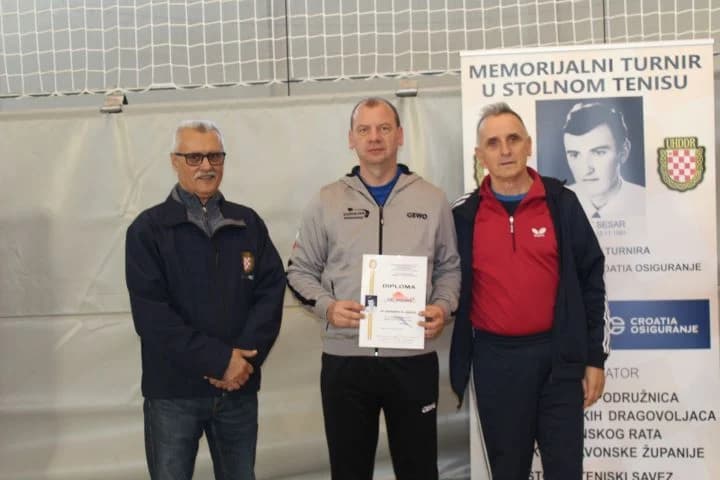 ODRŽAN MEMORIJALNI STOLNOTENISKI TURNIR “ROBERT SESAR“: Prvo mjesto i pehar osvojio Stolnoteniski klub Požega