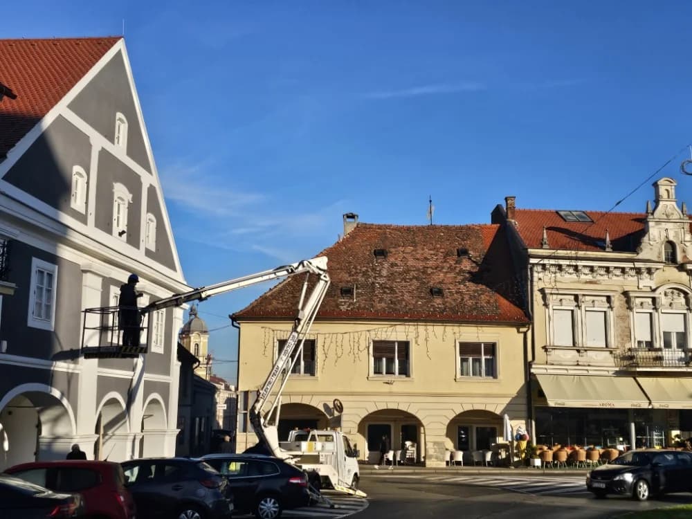 Božićno ukrašavanje Požege