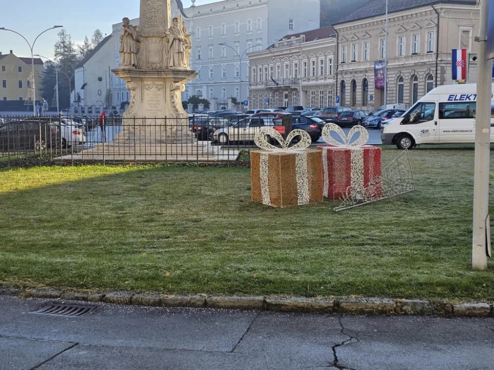 Božićno ukrašavanje Požege