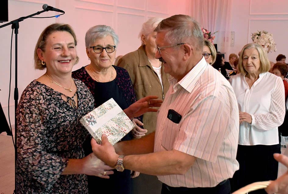 Tridesetak imenjakinja se slikalo zajedno na svoj imendan