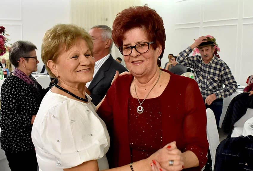 Tridesetak imenjakinja se slikalo zajedno na svoj imendan
