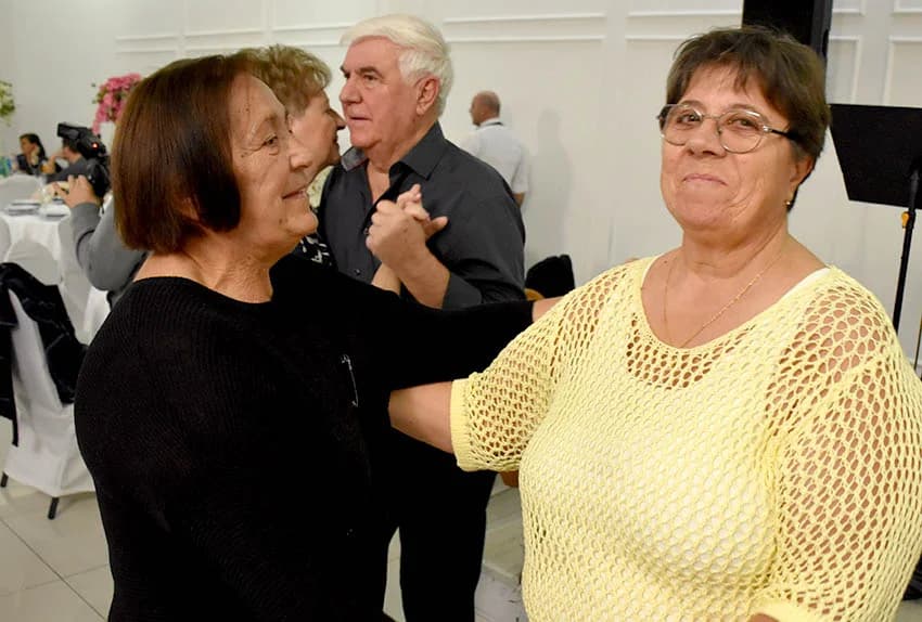 Tridesetak imenjakinja se slikalo zajedno na svoj imendan