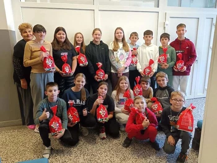 Čaglinski osnovnoškolci se uključili u akciju Crvenog križa ,,Solidarnost na djelu“