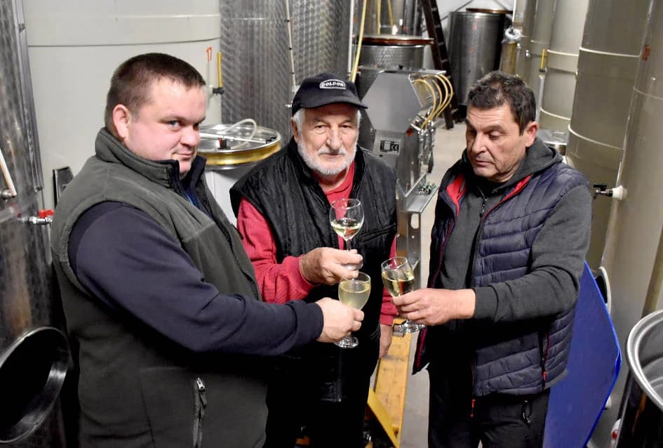 VINARSKA OBITELJ BODEGRAJAC IZ KUTJEVA: Rose sa potpisom