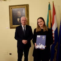 Gradonačelnik Željko Glavić svečano dodjelio učeničke stipendije Grada Požege
