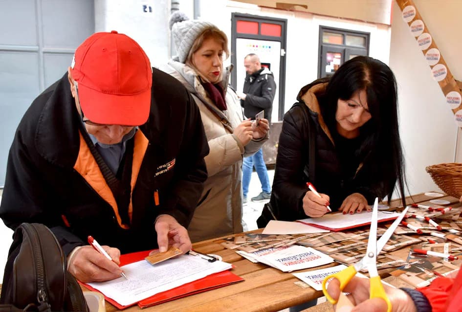 POČELO PRIKUPLJANJE POTPISA ZA PREDSJDNIČKE IZBORE:  Prvi SDP za Zorana Milanovića, ostali se očekuju u narednim danima