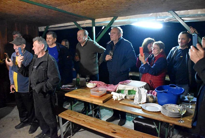 VINSKI KARDINAL VLADO BAUER ZAVRŠIO MARTINJSKI POHOD - Rekordni 16. obred krštenja vina u Matinom vinogradu