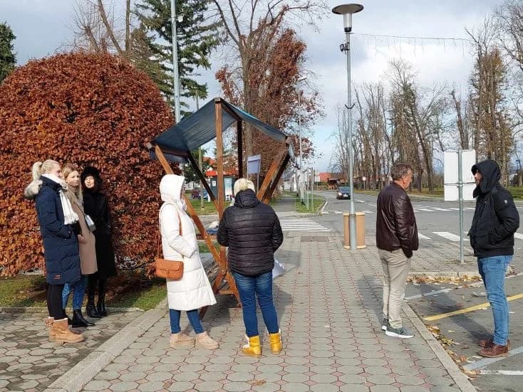 ISPRED PLETERNIČKE GRADSKE KUĆE Prikupljanje potpisa za predsjedničkog kandidata Dragana Primorca