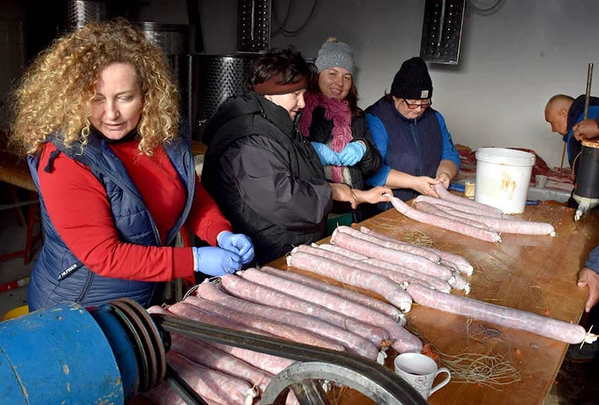 SLAVONSKA TRADICIJA OČUVANA U OBITELJI MARINCL IZ VETOVA: Jedno kolinje za tri obitelji