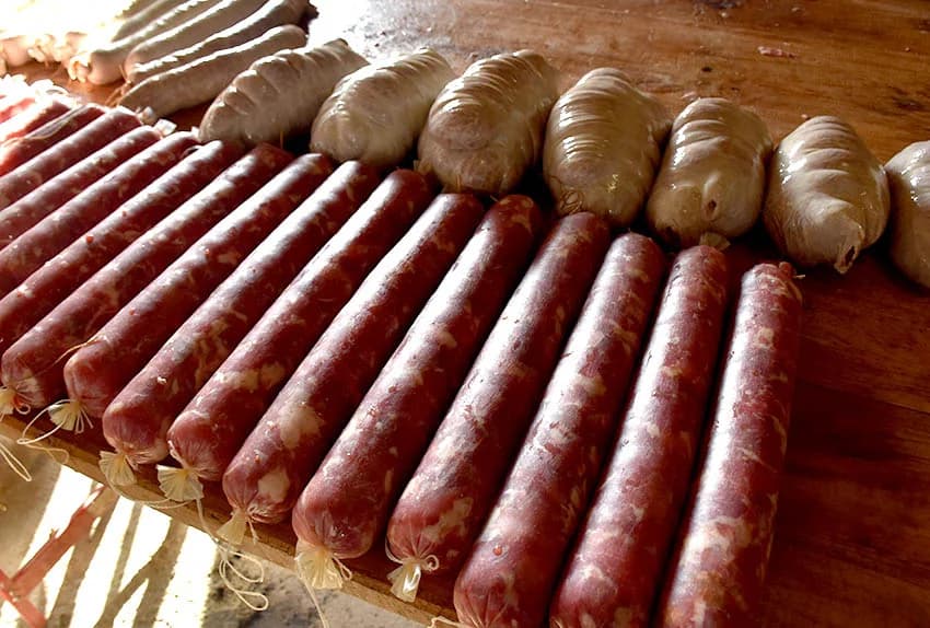SLAVONSKA TRADICIJA OČUVANA U OBITELJI MARINCL IZ VETOVA: Jedno kolinje za tri obitelji