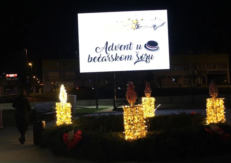 POČETAK ADVENTA U PLETERNICI: Na Trgu bećarca zapaljena prva adventska svijeća