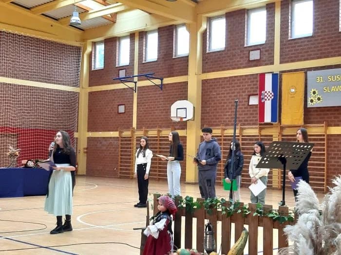 Pleterničkoj učenici Ani Didović nagrada za krasnoslov