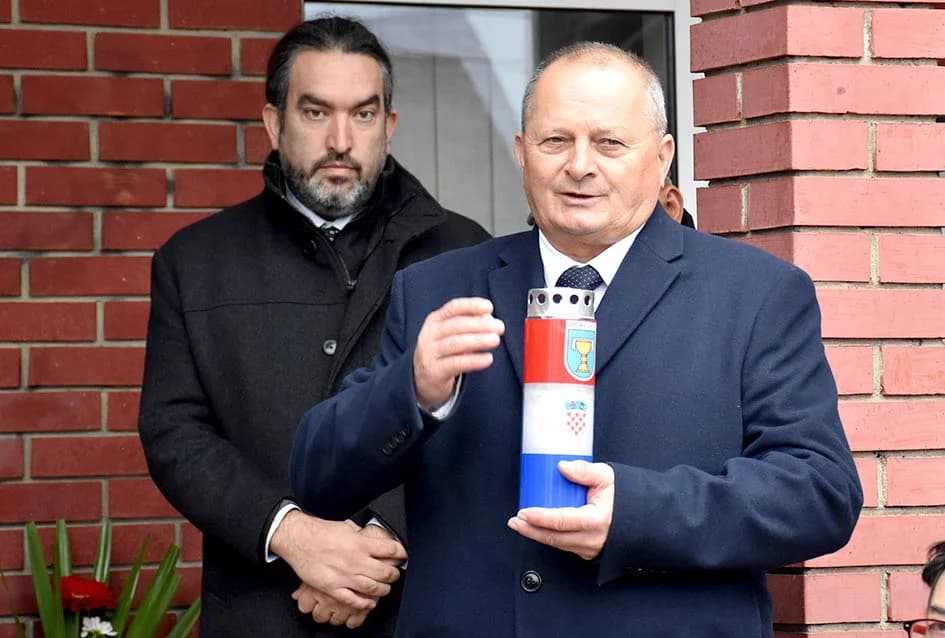 Položeni vijenci u čast branitelja, te služena misa uz Dan jakšićke općine