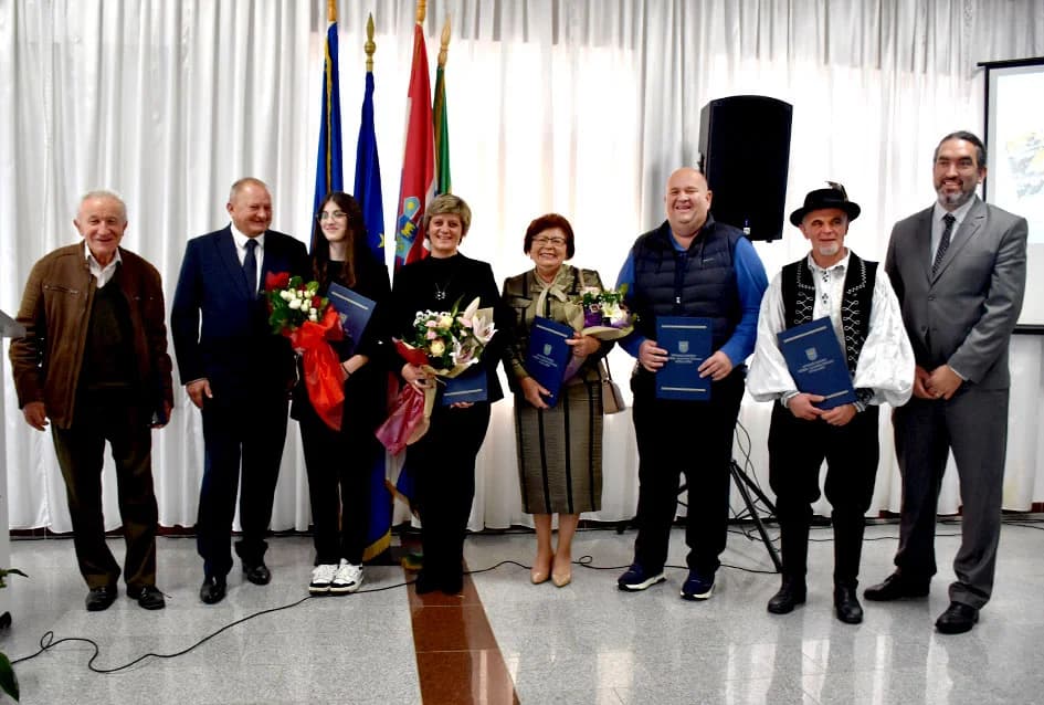 Nagradu Općine Jakšić za životno djelo primio Pavel Treger, a zahvalnice Lucija Jerković, Danijela Rezo, Mira Šulc, OPG Hajzler i HKUD Slavonija