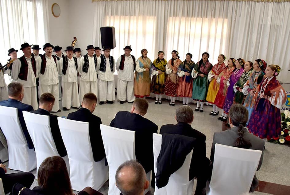 Nagradu Općine Jakšić za životno djelo primio Pavel Treger, a zahvalnice Lucija Jerković, Danijela Rezo, Mira Šulc, OPG Hajzler i HKUD Slavonija