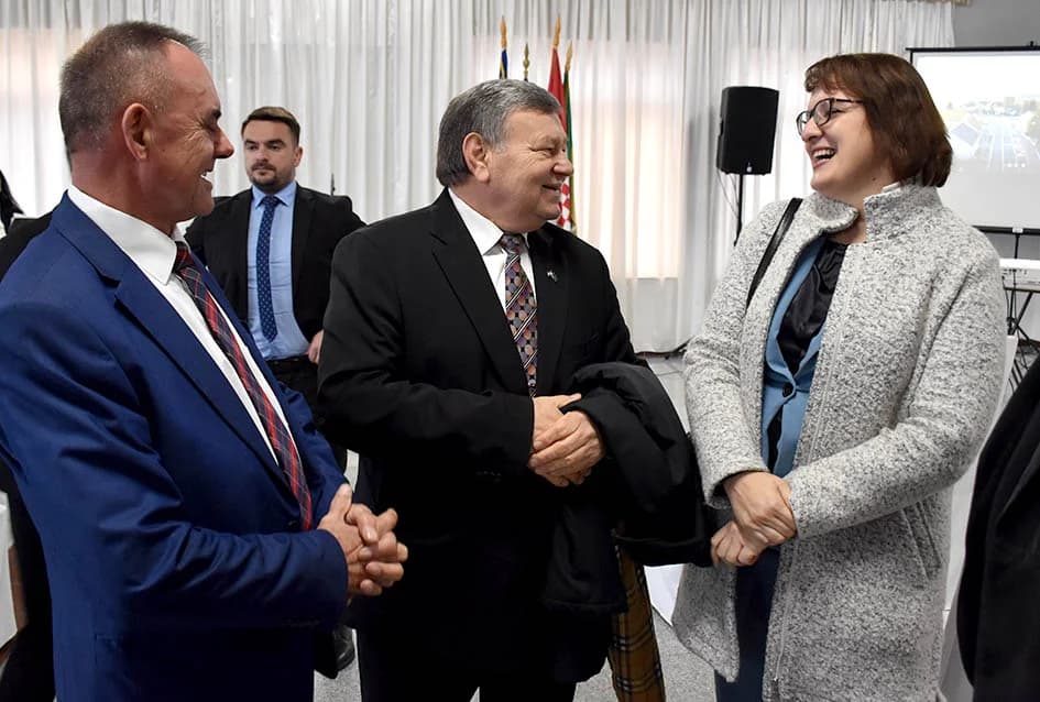 Nagradu Općine Jakšić za životno djelo primio Pavel Treger, a zahvalnice Lucija Jerković, Danijela Rezo, Mira Šulc, OPG Hajzler i HKUD Slavonija