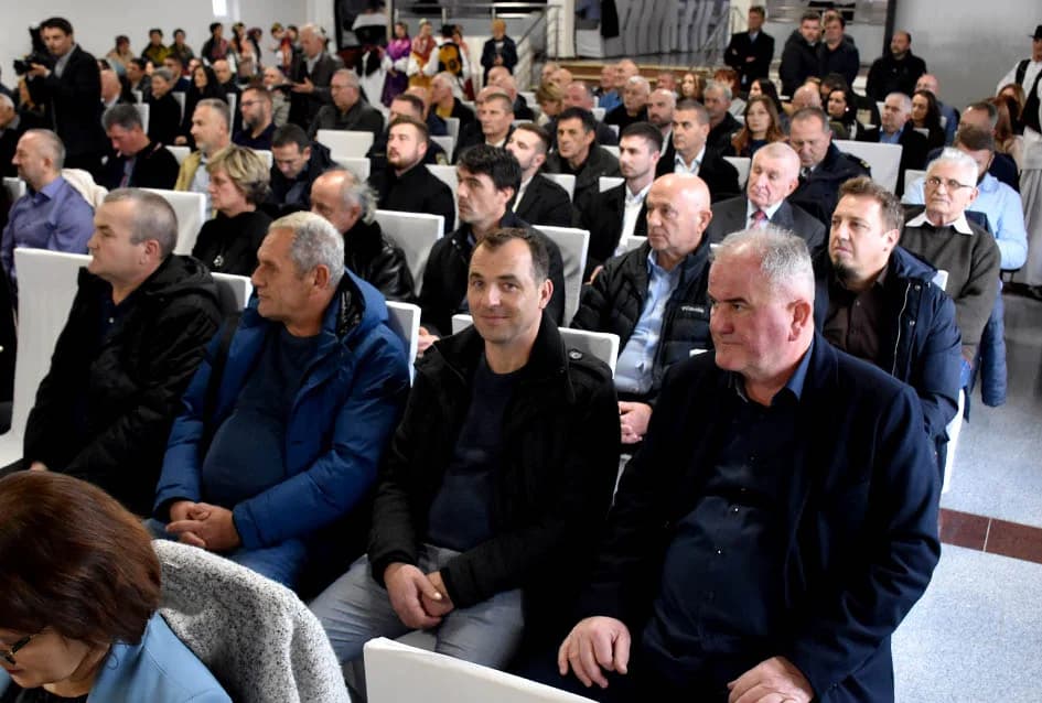 Nagradu Općine Jakšić za životno djelo primio Pavel Treger, a zahvalnice Lucija Jerković, Danijela Rezo, Mira Šulc, OPG Hajzler i HKUD Slavonija