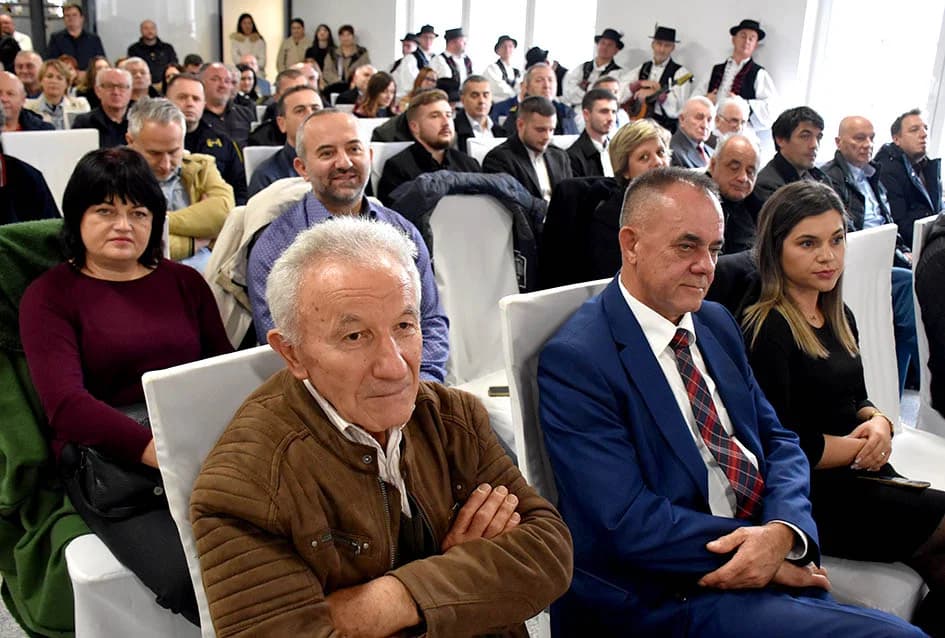 Nagradu Općine Jakšić za životno djelo primio Pavel Treger, a zahvalnice Lucija Jerković, Danijela Rezo, Mira Šulc, OPG Hajzler i HKUD Slavonija
