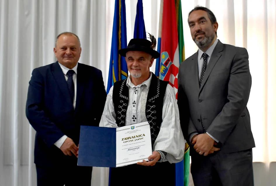 Nagradu Općine Jakšić za životno djelo primio Pavel Treger, a zahvalnice Lucija Jerković, Danijela Rezo, Mira Šulc, OPG Hajzler i HKUD Slavonija
