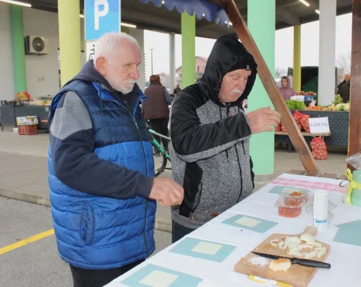 Najbolje domaće čvarke imale su Josipa Šafar iz Novoselaca i Anita Ančurovski iz Zagrađa