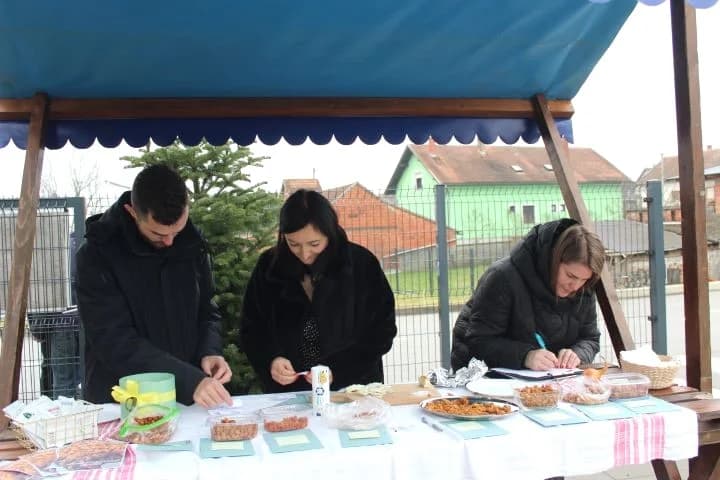 Najbolje domaće čvarke imale su Josipa Šafar iz Novoselaca i Anita Ančurovski iz Zagrađa
