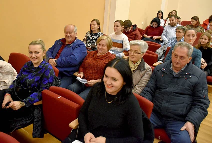 HUMANITARNI KONCERT UČENIKA POŽEŠKE GLAZBENE ŠKOLE: Glazbena čarolija za kombi požeških invalida