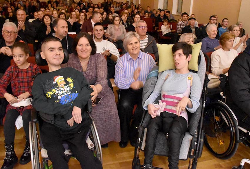 HUMANITARNI KONCERT UČENIKA POŽEŠKE GLAZBENE ŠKOLE: Glazbena čarolija za kombi požeških invalida