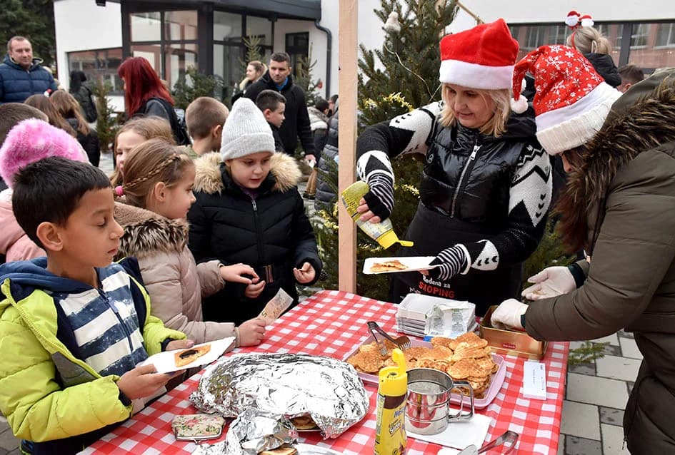 ADVENTSKI SAJAM U CESARIĆU: Zarađeno doniraju Udruzi „Mali princ“