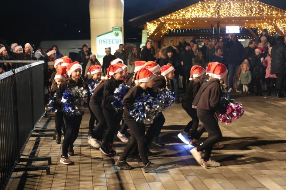 Ninina čarobna Shhhuma u Velikoj: Otvoren najraskošniji Advent u ovom dijelu Hrvatske