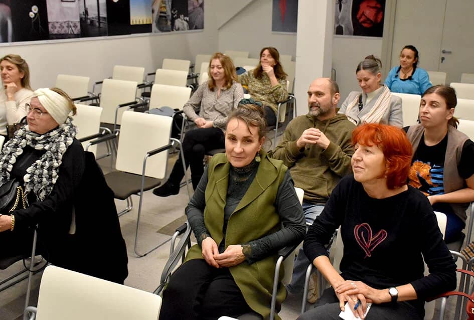 PREDAVANJE POZNATE VRTLARICE TRUDI BORŠOŠ:  “Živa zemlja u našim vrtovima”