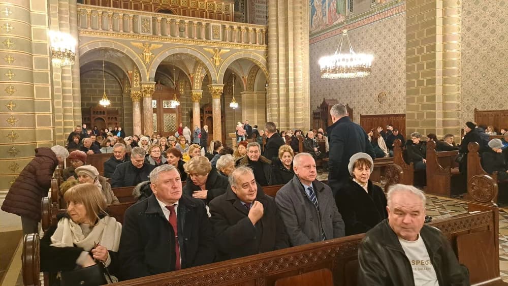 Požeški pjevači LZD Vila Velebita i Požeški tamburaški orkestar održali koncert u Pečuhu