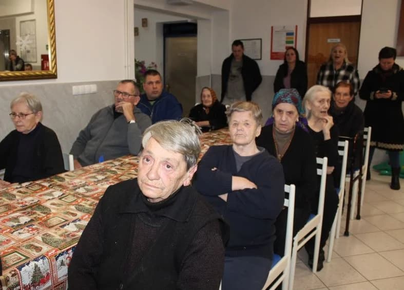 Pleternički umirovljenici posjetili Dom za starije i nemoćne osobe Baketarić u Resniku