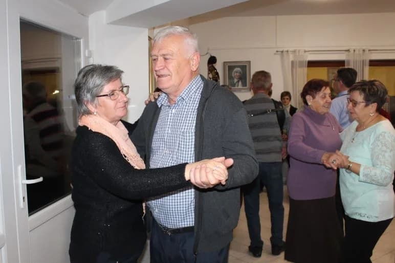Pleternički umirovljenici posjetili Dom za starije i nemoćne osobe Baketarić u Resniku