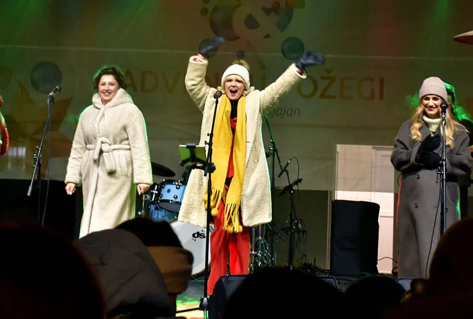 ZAPOČEO BOGAT ADVENTSKI PROGRAM U POŽEGI: Tajči i Gelo bend na početku!