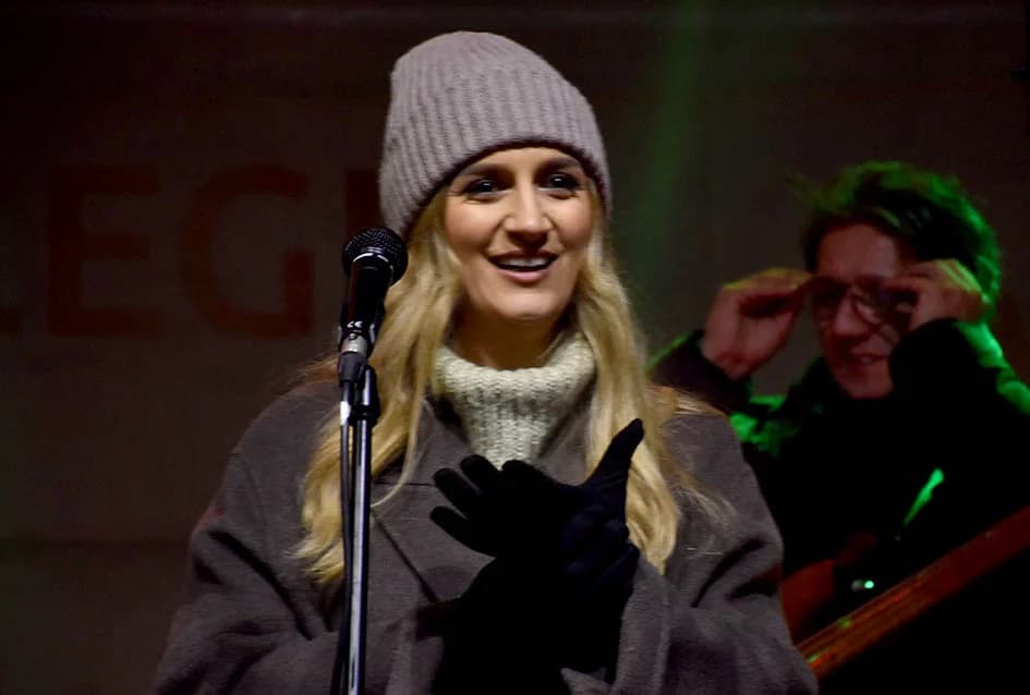 ZAPOČEO BOGAT ADVENTSKI PROGRAM U POŽEGI: Tajči i Gelo bend na početku!