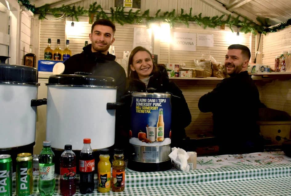 ZAPOČEO BOGAT ADVENTSKI PROGRAM U POŽEGI: Tajči i Gelo bend na početku!