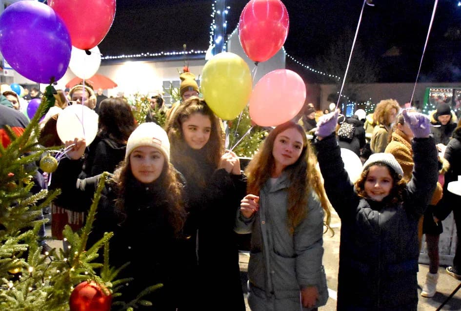 ZAPOČEO BOGAT ADVENTSKI PROGRAM U POŽEGI: Tajči i Gelo bend na početku!