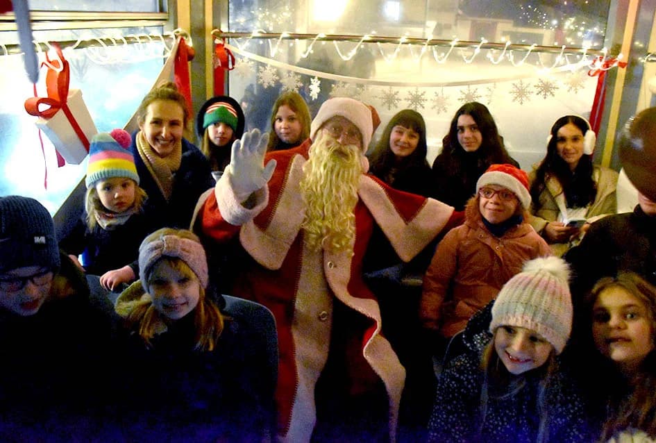 ZAPOČEO BOGAT ADVENTSKI PROGRAM U POŽEGI: Tajči i Gelo bend na početku!
